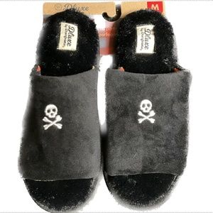 Dluxe by Dearfoams Womens Slippers, Black Size Skull & Bones Cushioned NWT